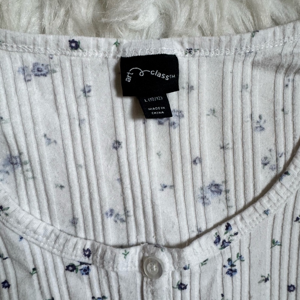 Floral Button-Down Sleepwear Top - Picture 6 of 7